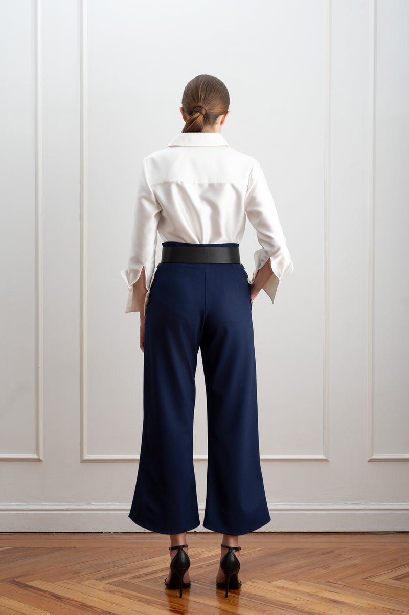 Camisa blanca estilo masculino