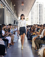 Camisa blanca con cuello