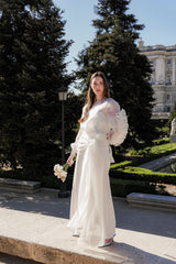 Blusa de organza de seda con fajín anudado