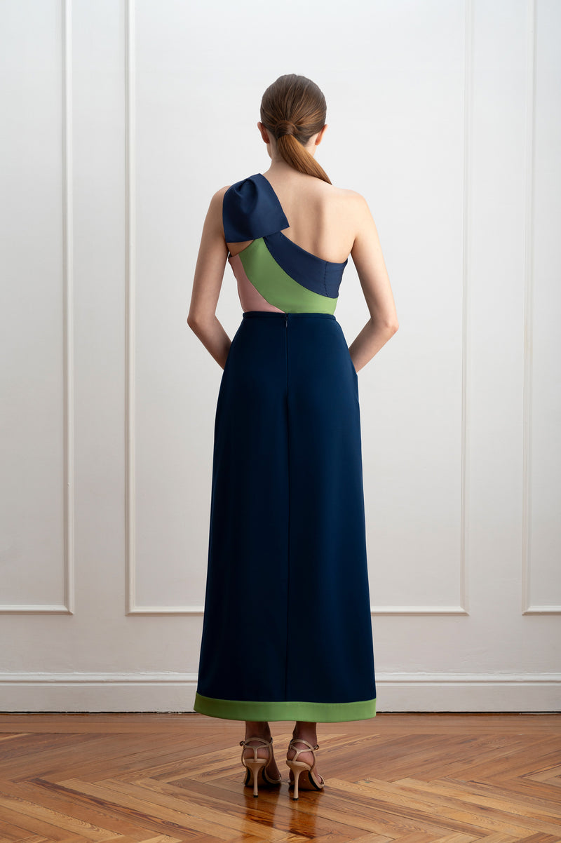 Top tricolor con lazada azul