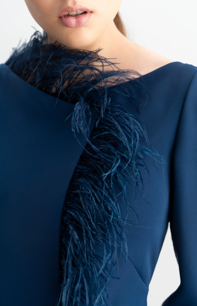 Vestido azul plumas