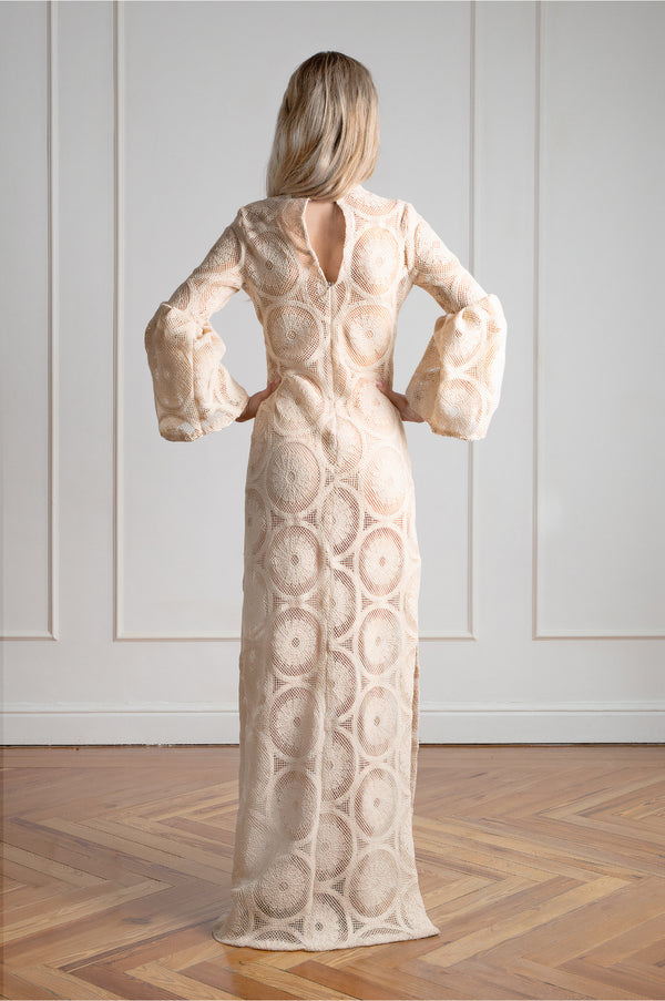 Vestido largo crochet beige espalda
