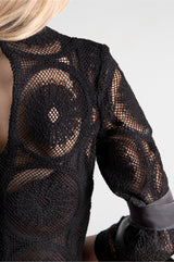 Vestido largo de crochet negro detalle