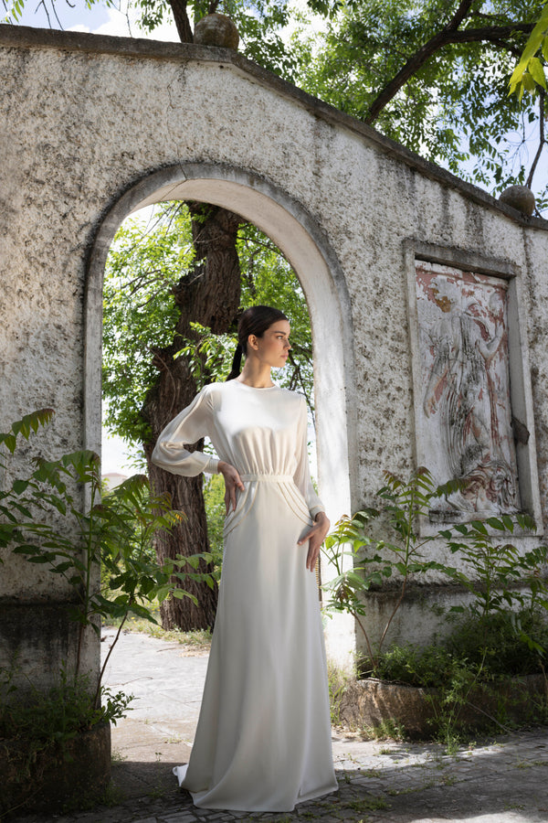 Vestido de manga larga con detalles bordados