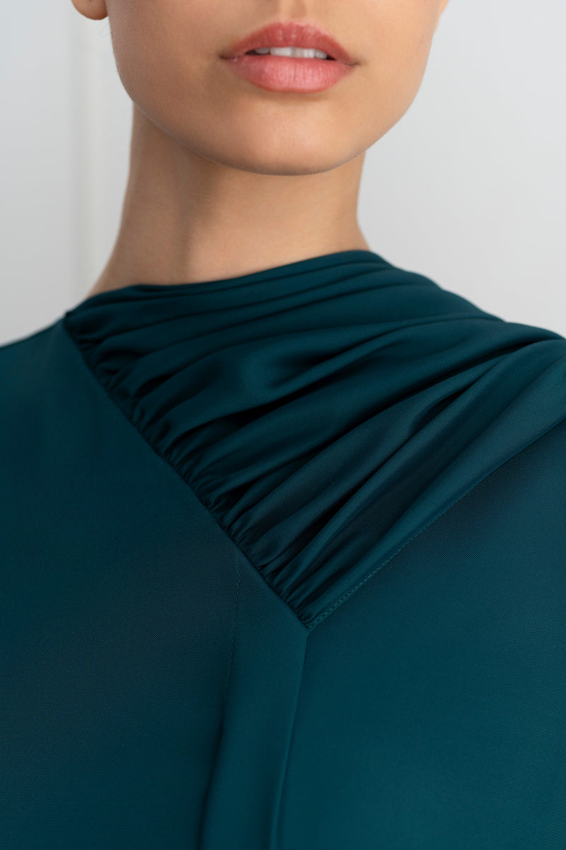 Vestido verde con pañuelo