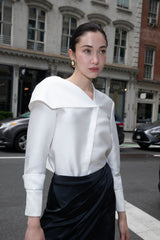 Camisa blanca con cuello