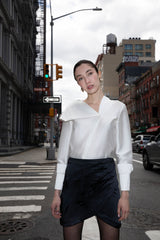 Camisa blanca con cuello