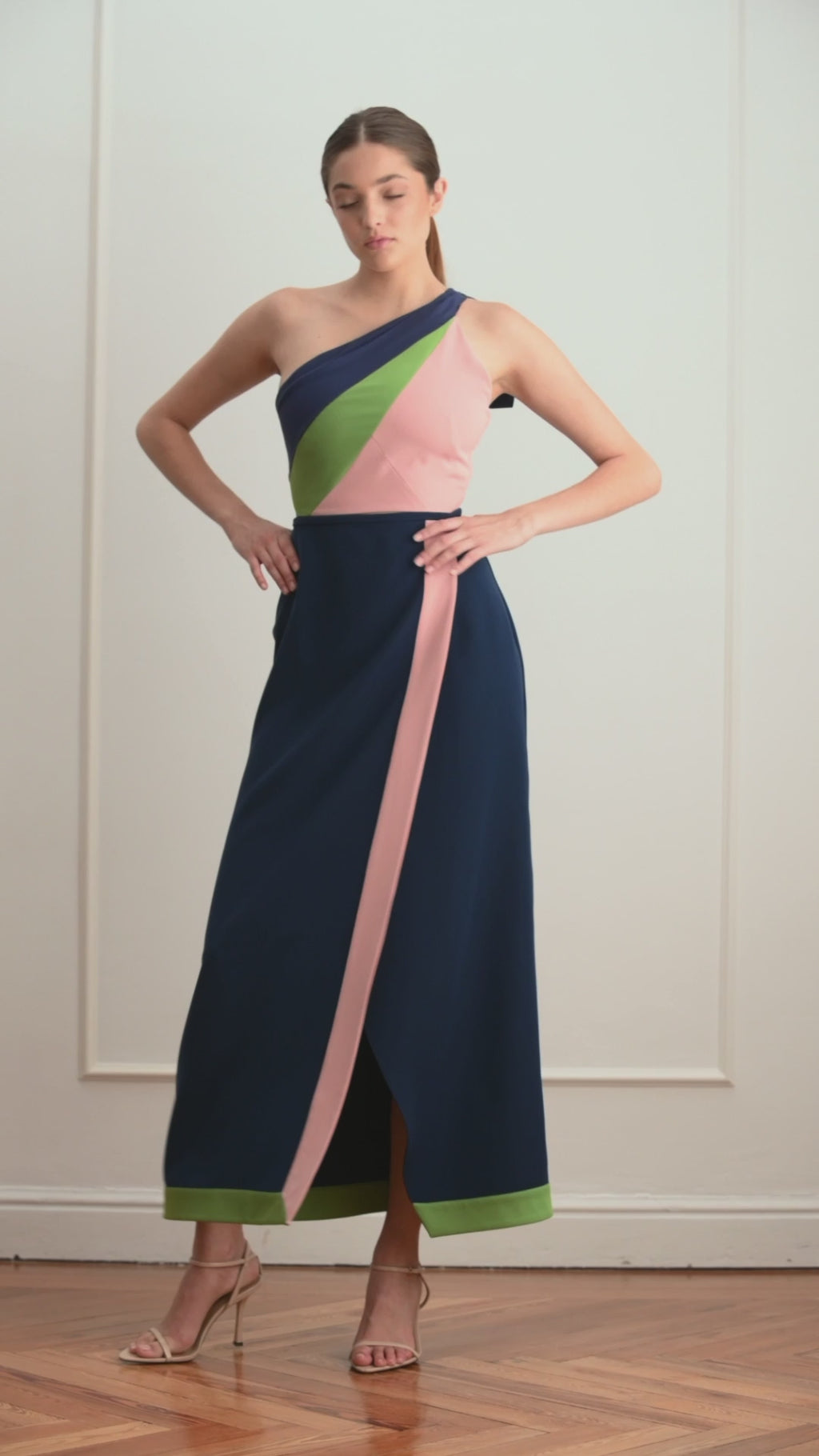Falda tricolor en azul, rosa y verde