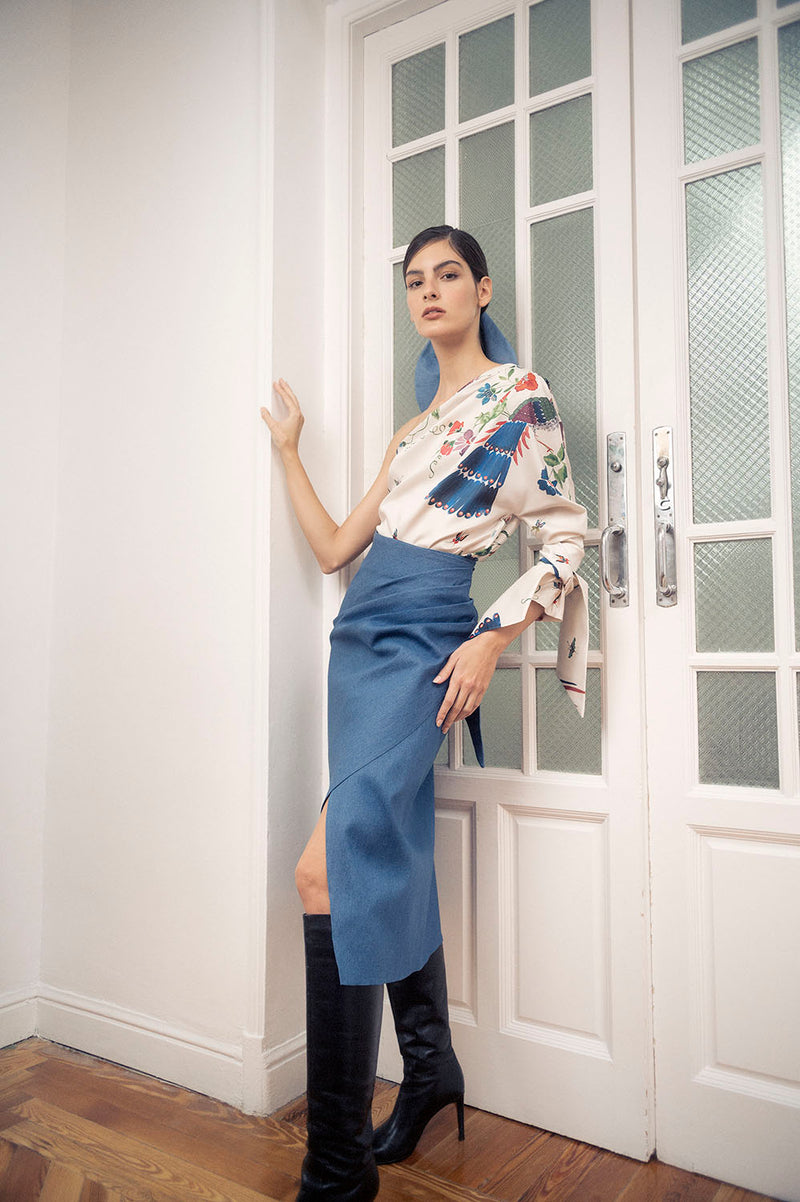 Lookbook de la Blusa Drapeada Asimétrica Estampado
