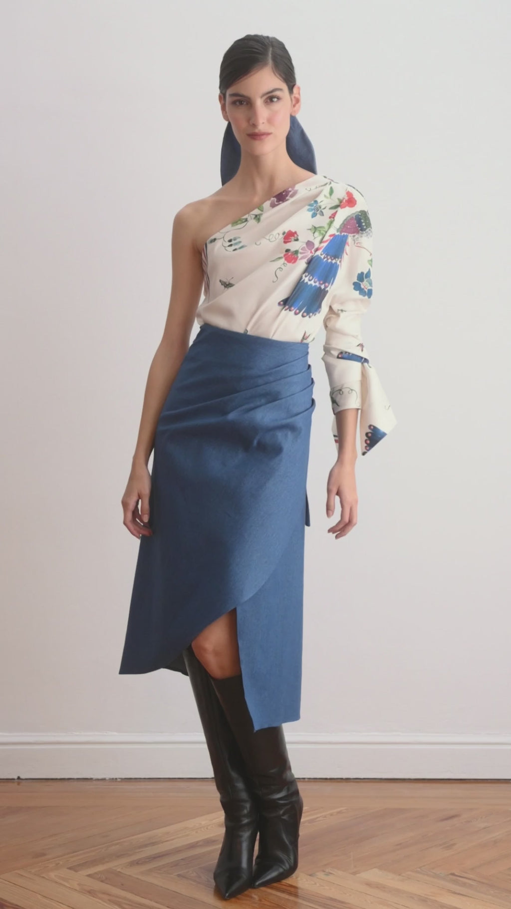 Video de la falda pareo asimétrica denim