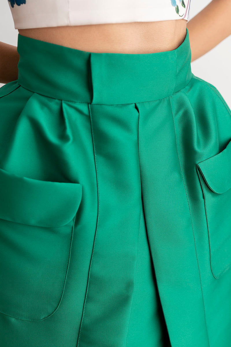 Detalle de la Falda de Doble Capa Verde