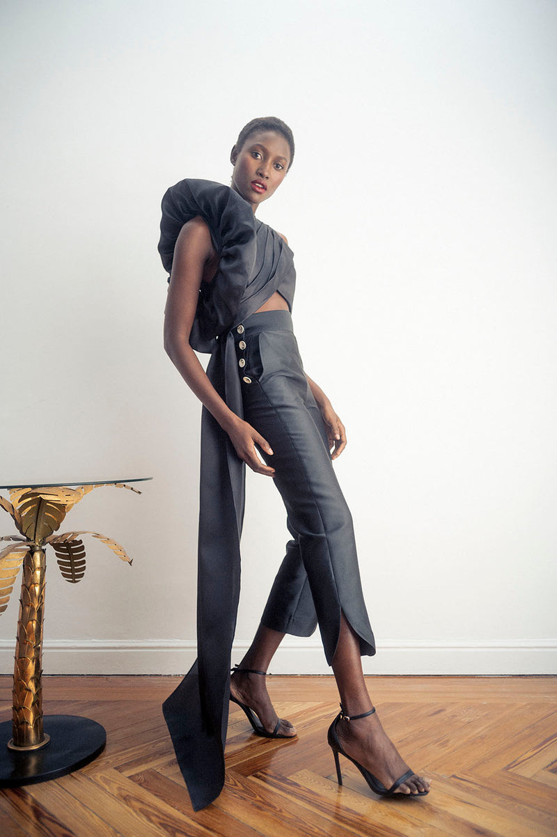 Lookbook del Top Asimétrico Plisado
