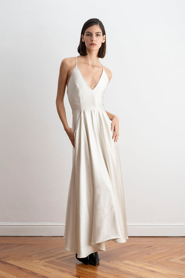 Vestido midi con vuelo en color ostra