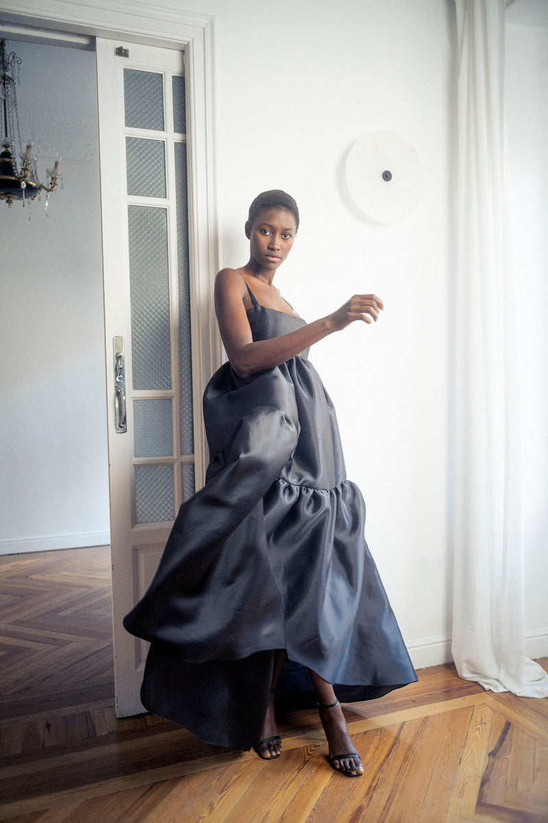 Empire-waist evening black dress – Beatriz de la Cámara